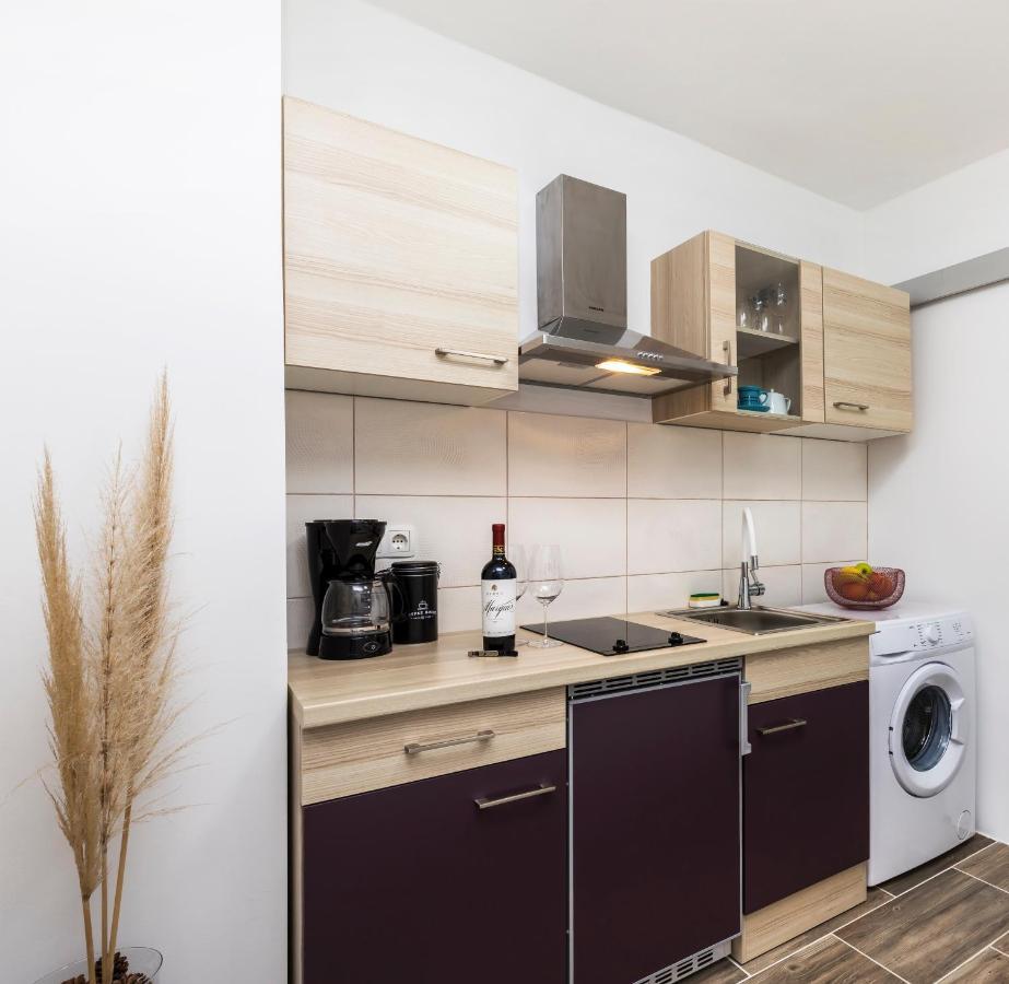 Studio Apartment Pinetree - マリ・ロシニュ エクステリア 写真